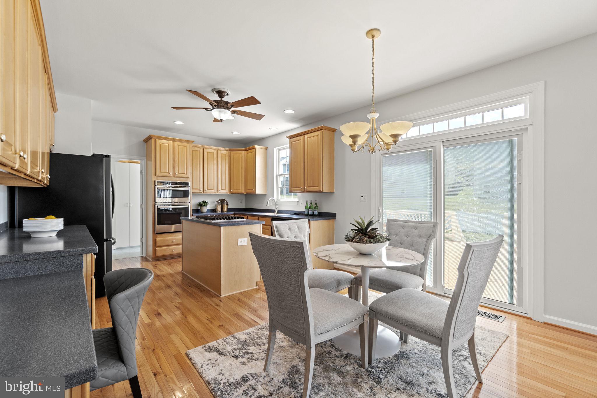 KINGS CROSSING - Residential