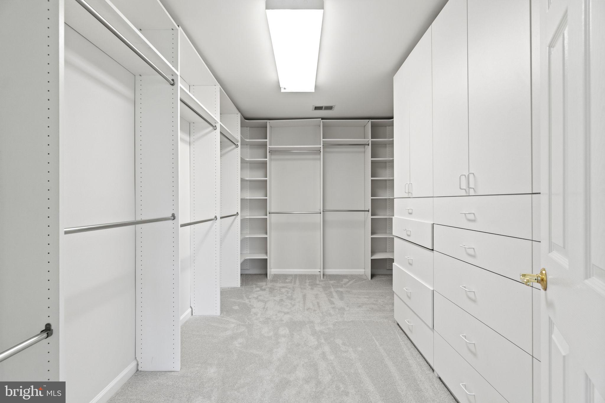 KINGS CROSSING - Residential