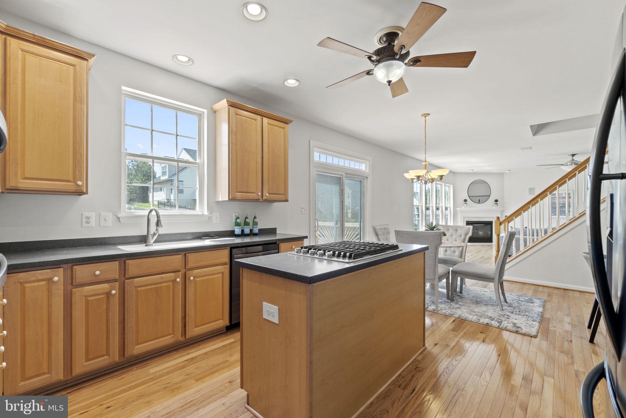 KINGS CROSSING - Residential