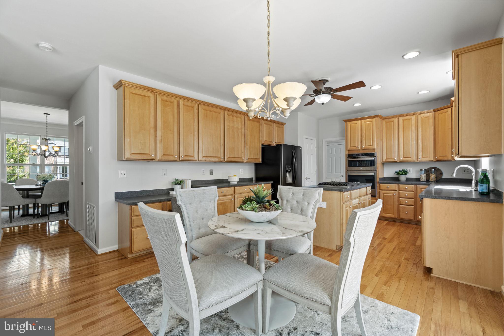 KINGS CROSSING - Residential