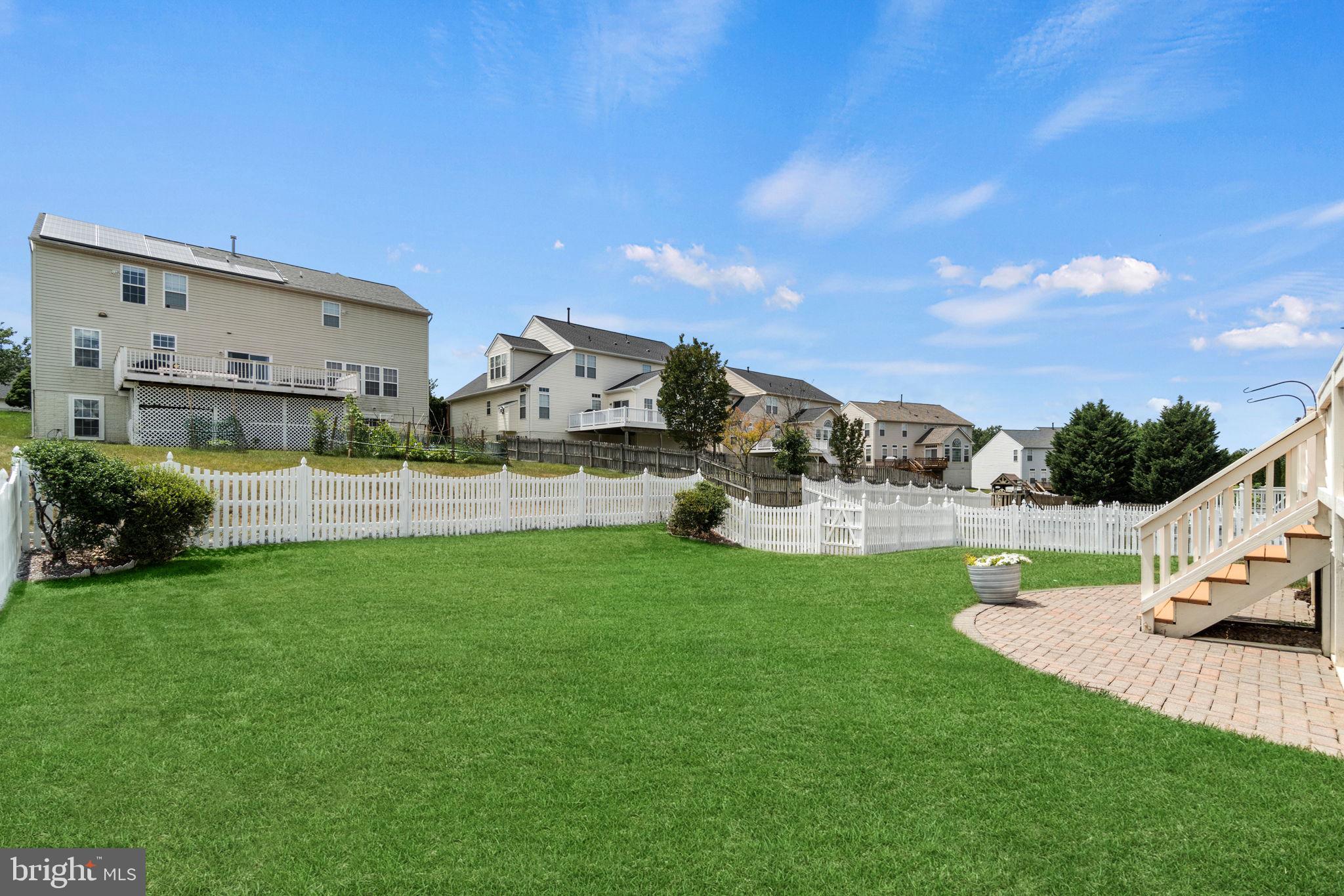 KINGS CROSSING - Residential