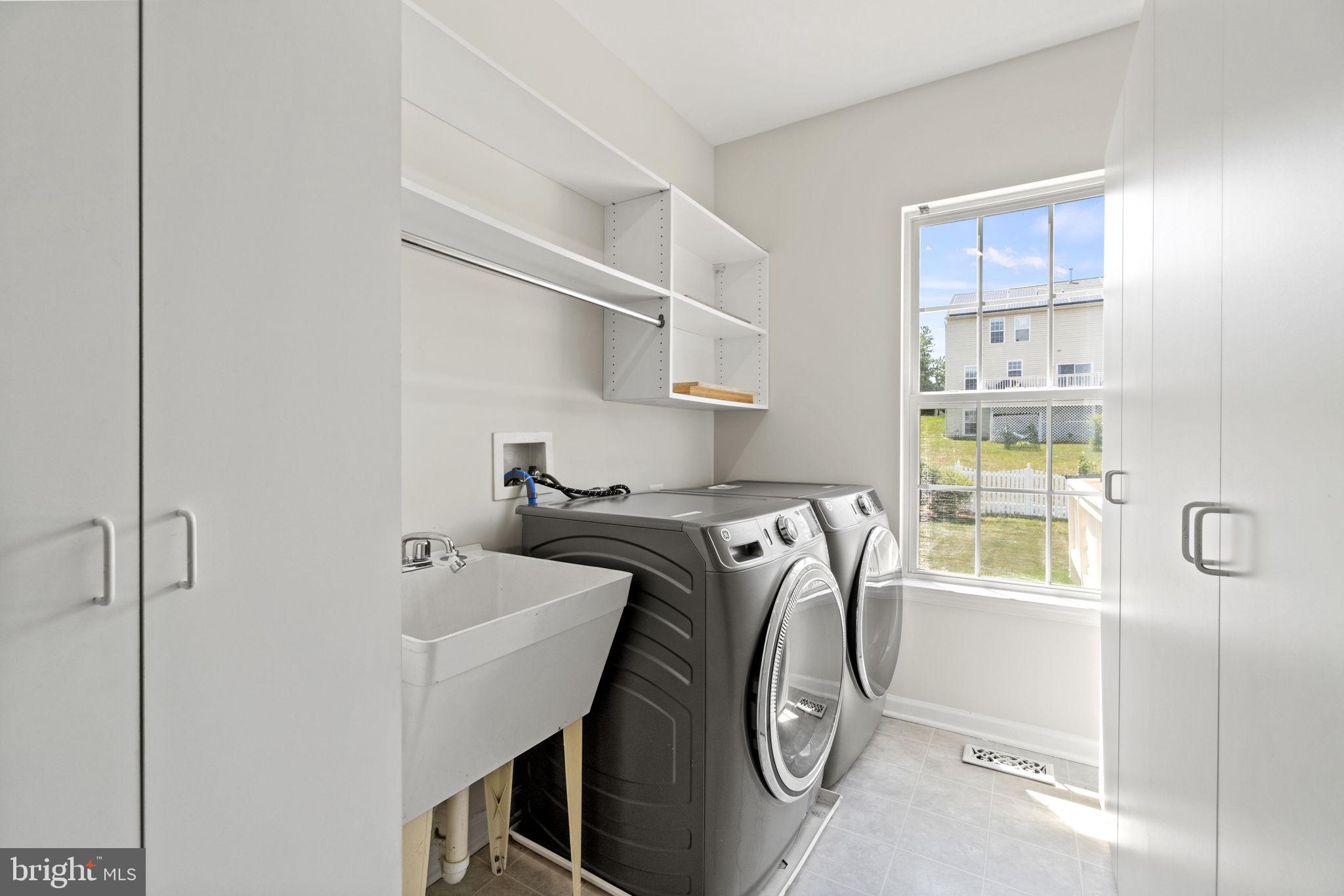 KINGS CROSSING - Residential