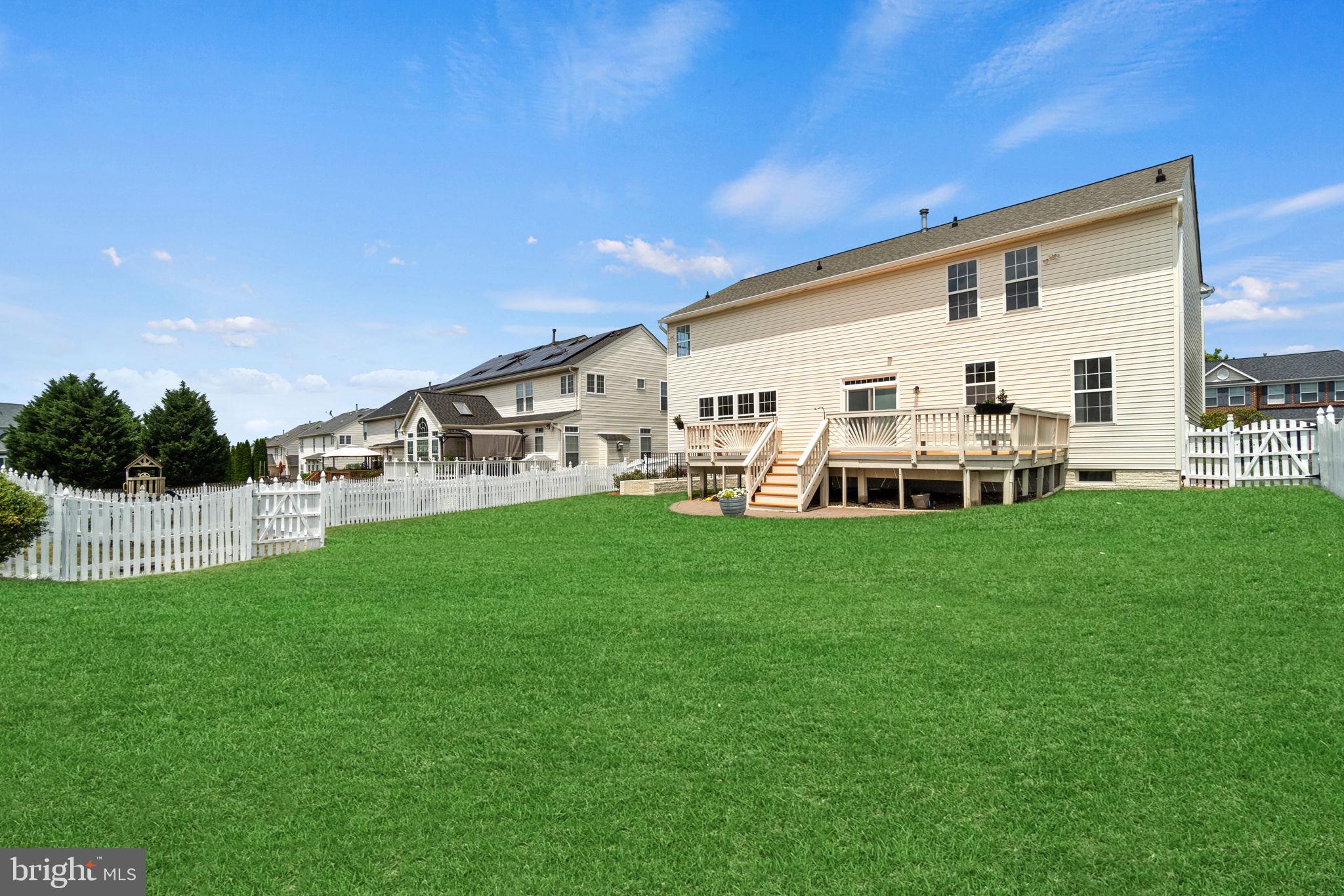 KINGS CROSSING - Residential