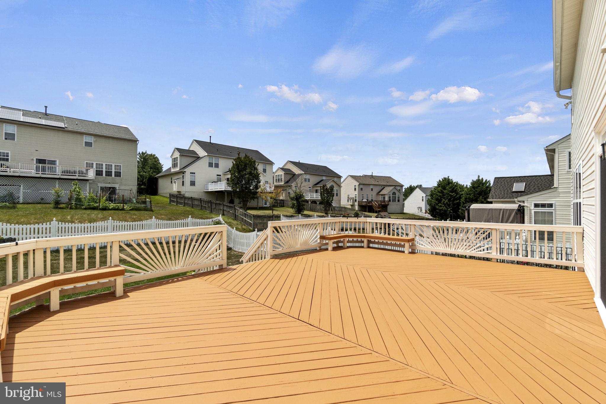 KINGS CROSSING - Residential