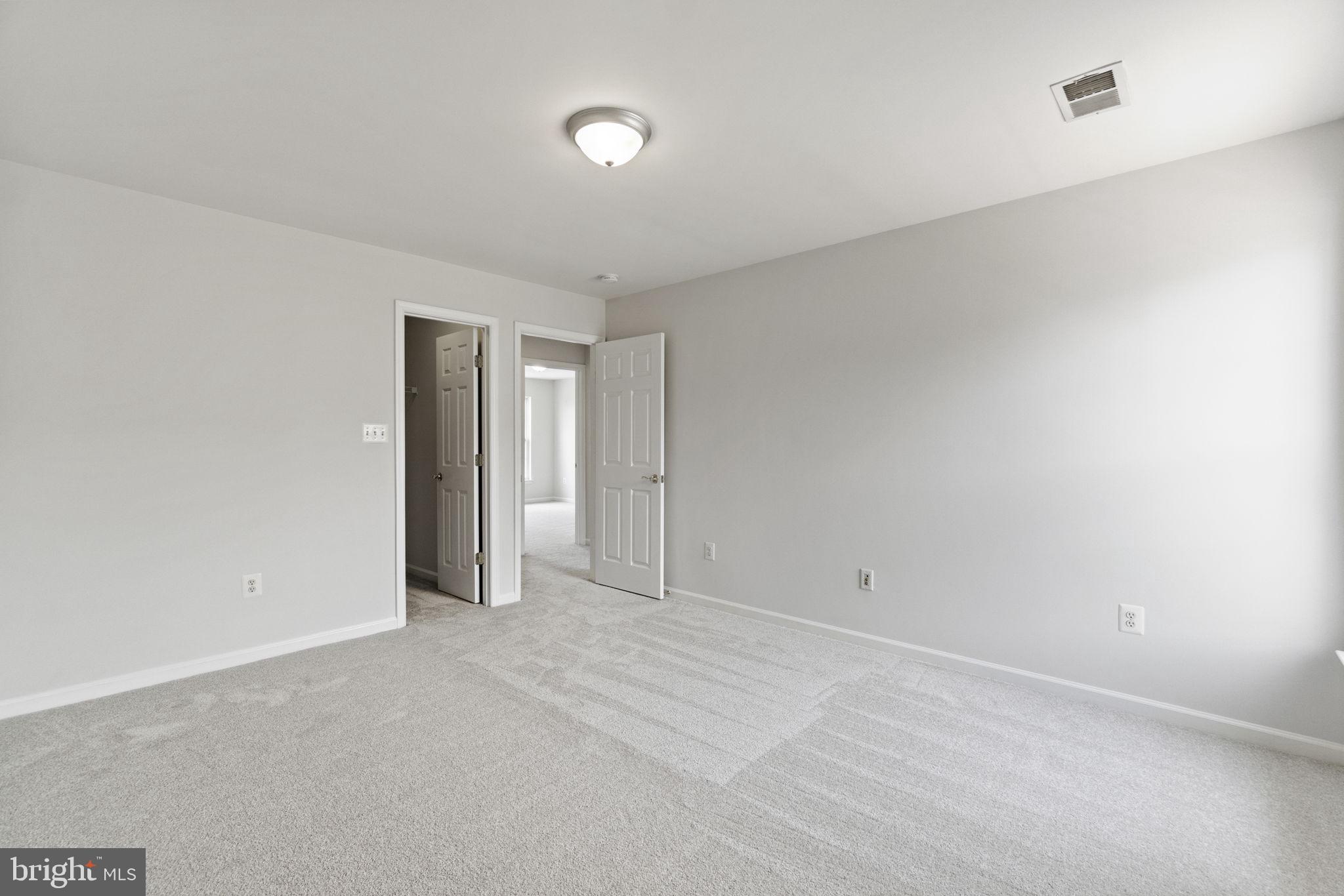 KINGS CROSSING - Residential