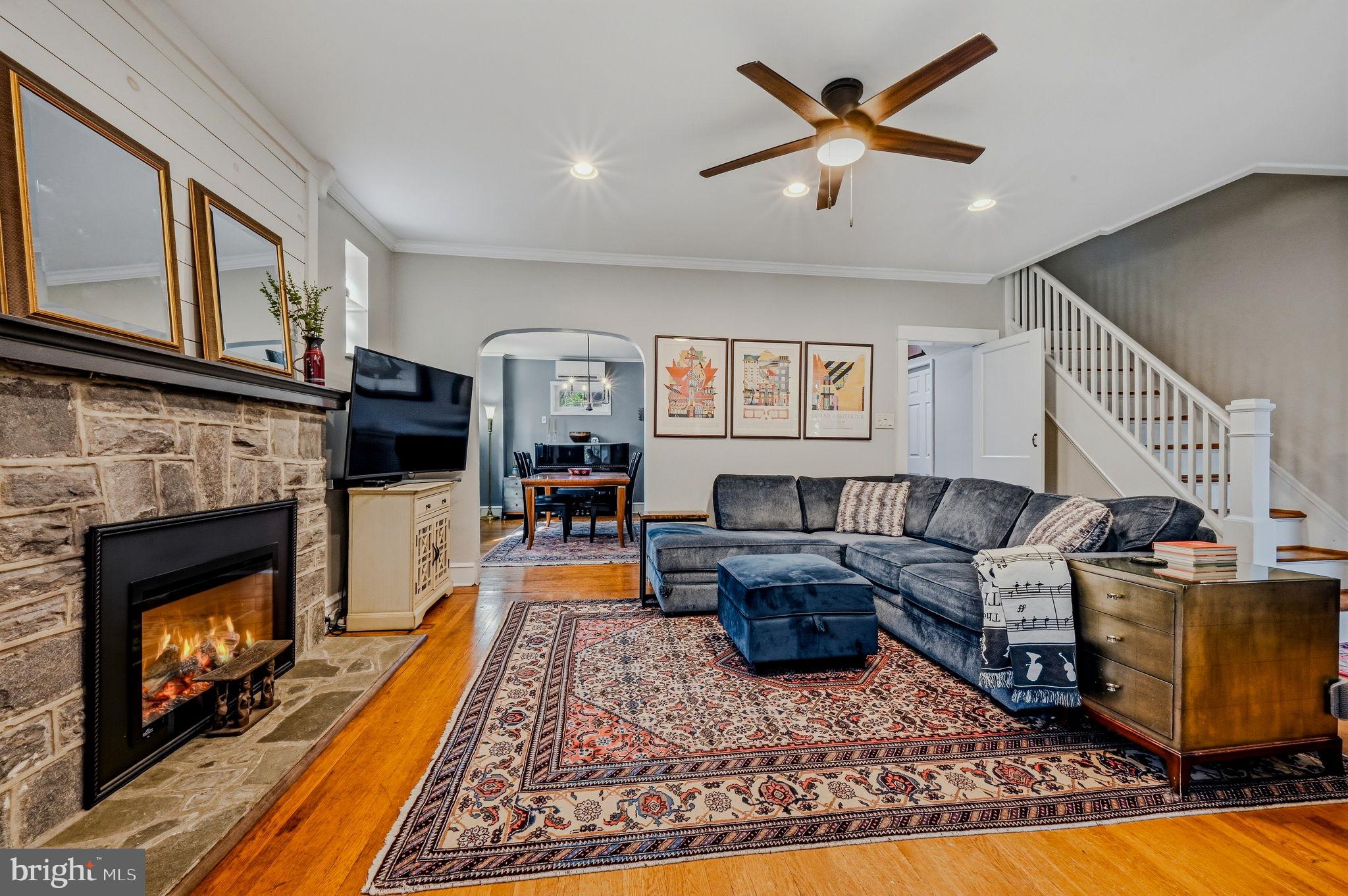 812 W 22ND STREET