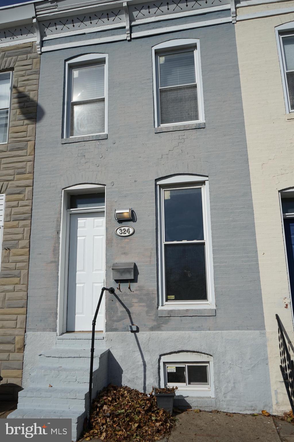 Great Location of Remington, Rowhouse 2 ample bedrooms and 1 bathroom**Kitchen with SS appliances and granite countertops**Central Air conditioning**HWDL on main level**carpet in bedrooms**neutral paint colors**stack washer/dryer on upper level**loads of storage in basement**easy walking distance to local restaurants , shops, Wyman Park, JHU-Homewood Campus, Hampden, Charles Village and 10 mins to Downtown.