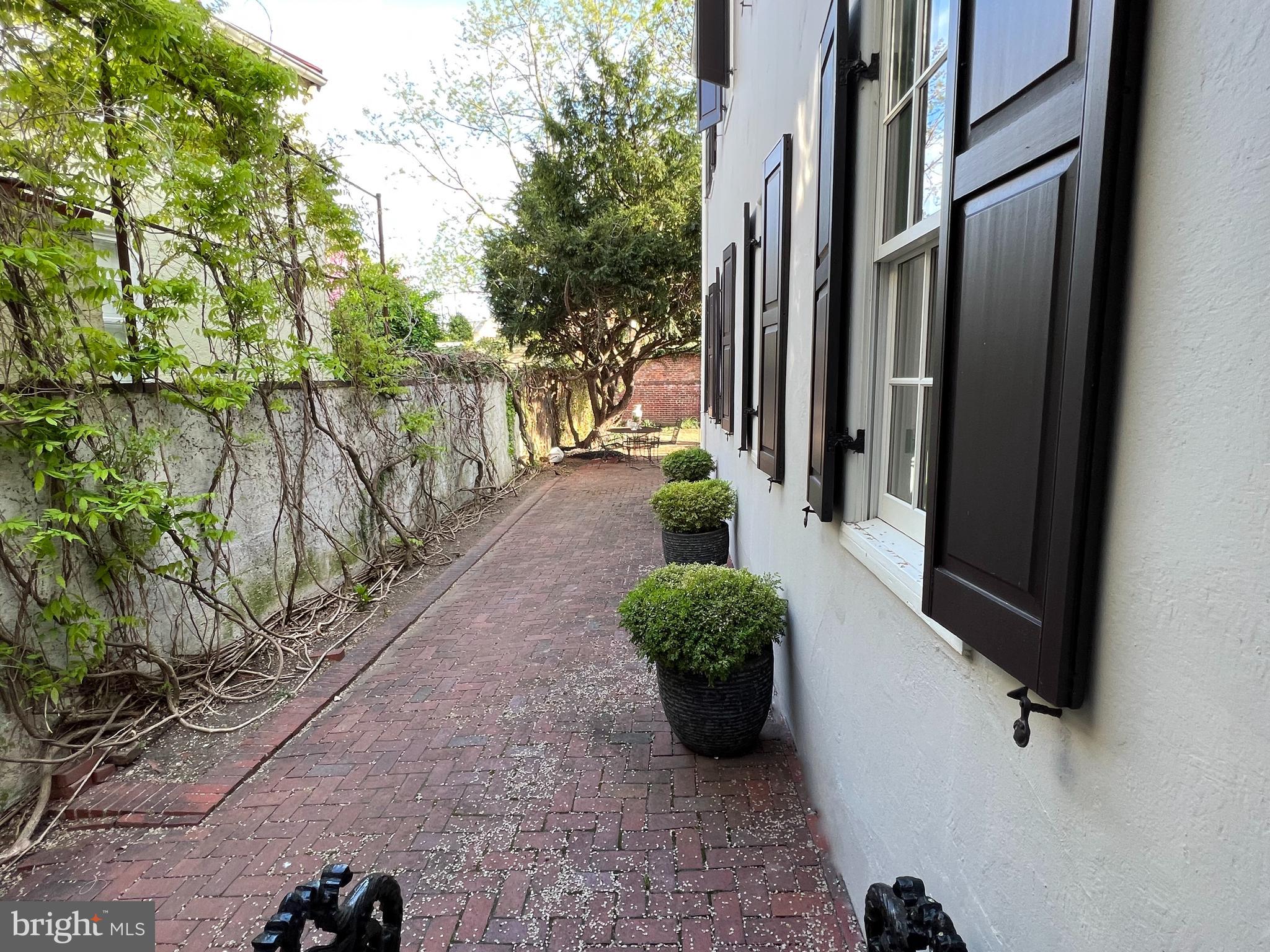 GEORGETOWN - Residential