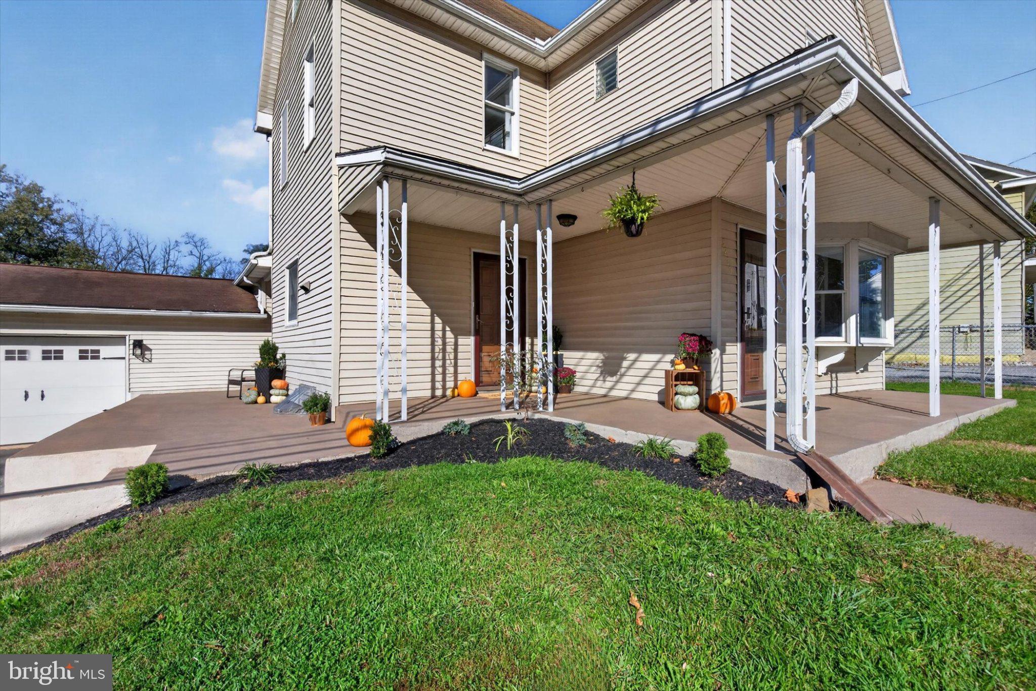 1215 SANDHILL ROAD