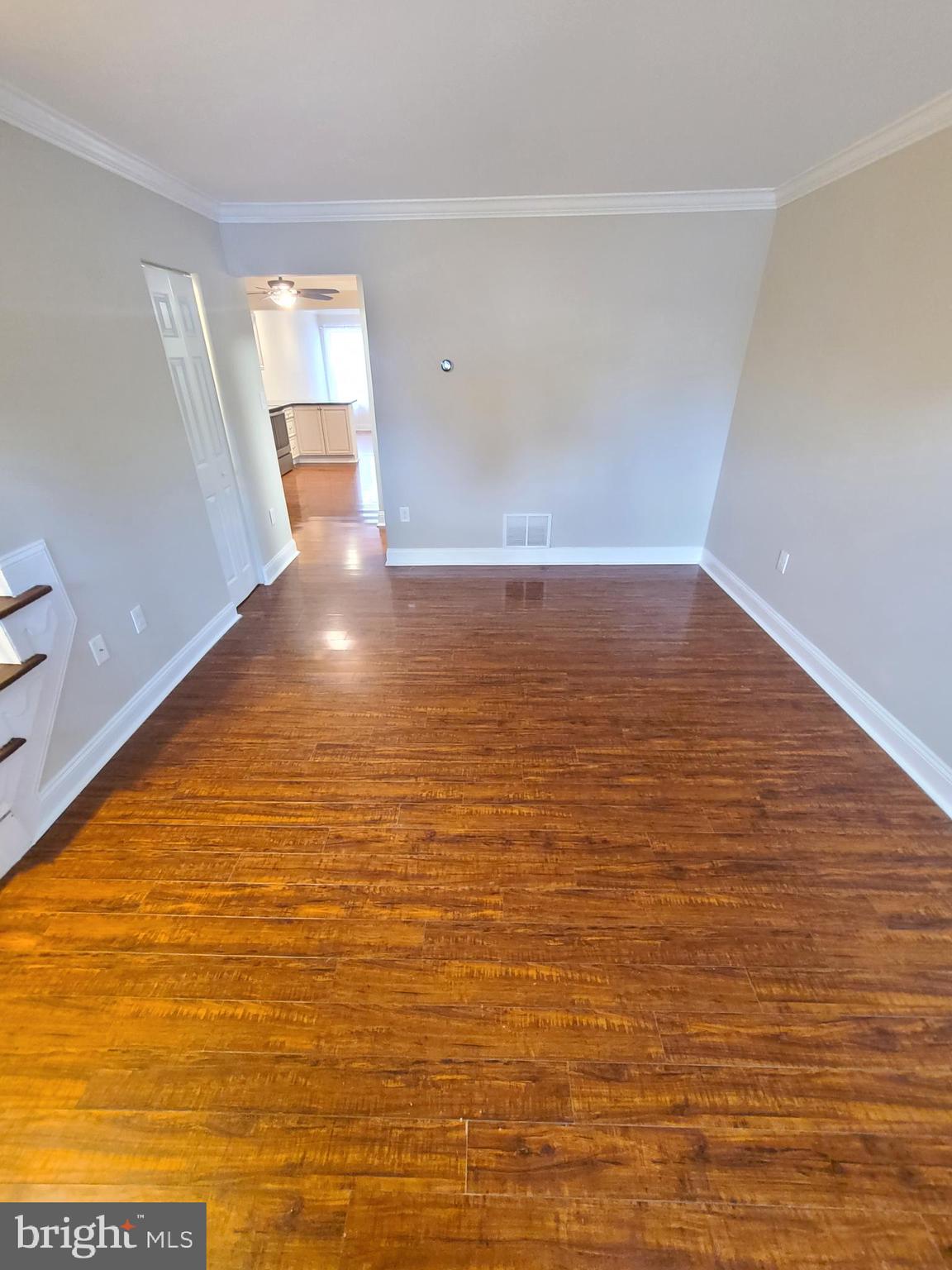564 LANCASTER PLACE