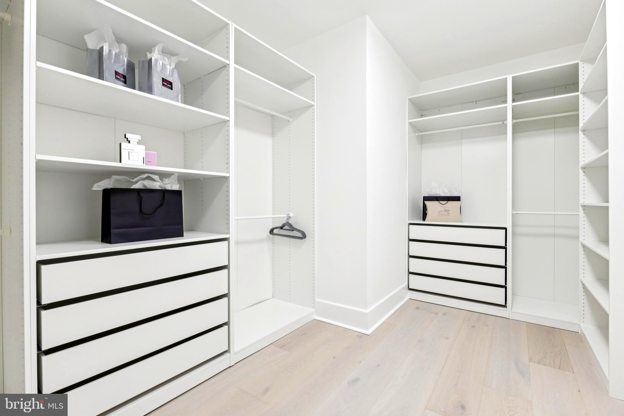 BROOK HILLS ESTATE - Residential