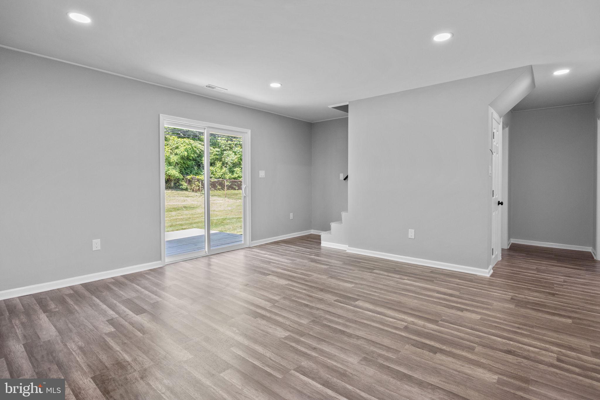 RED CEDAR HILL - Residential