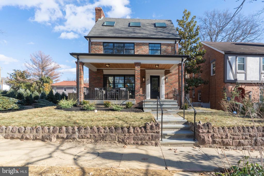 Photo of 2619 Wisconsin Avenue NW, WASHINGTON, DC 20007 (MLS # DCDC2258362)