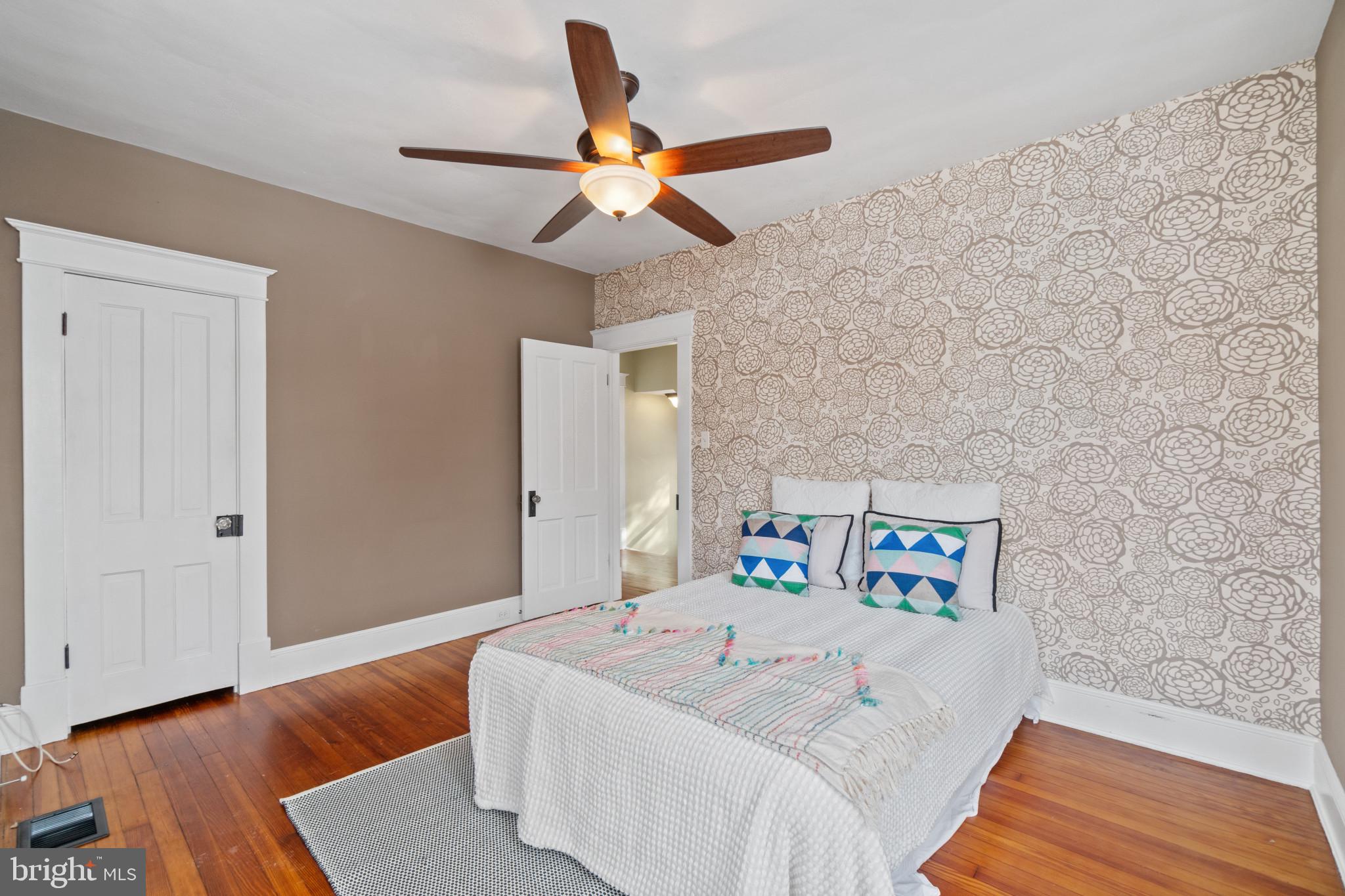 KENWOOD PARK - Residential