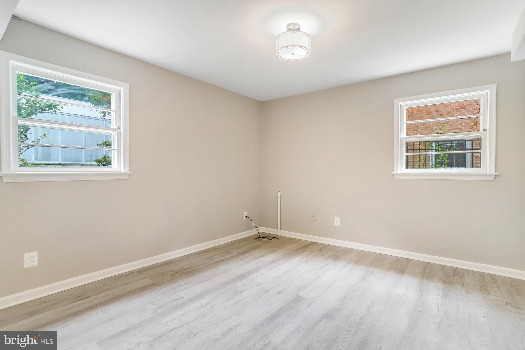 BARCROFT - Residential