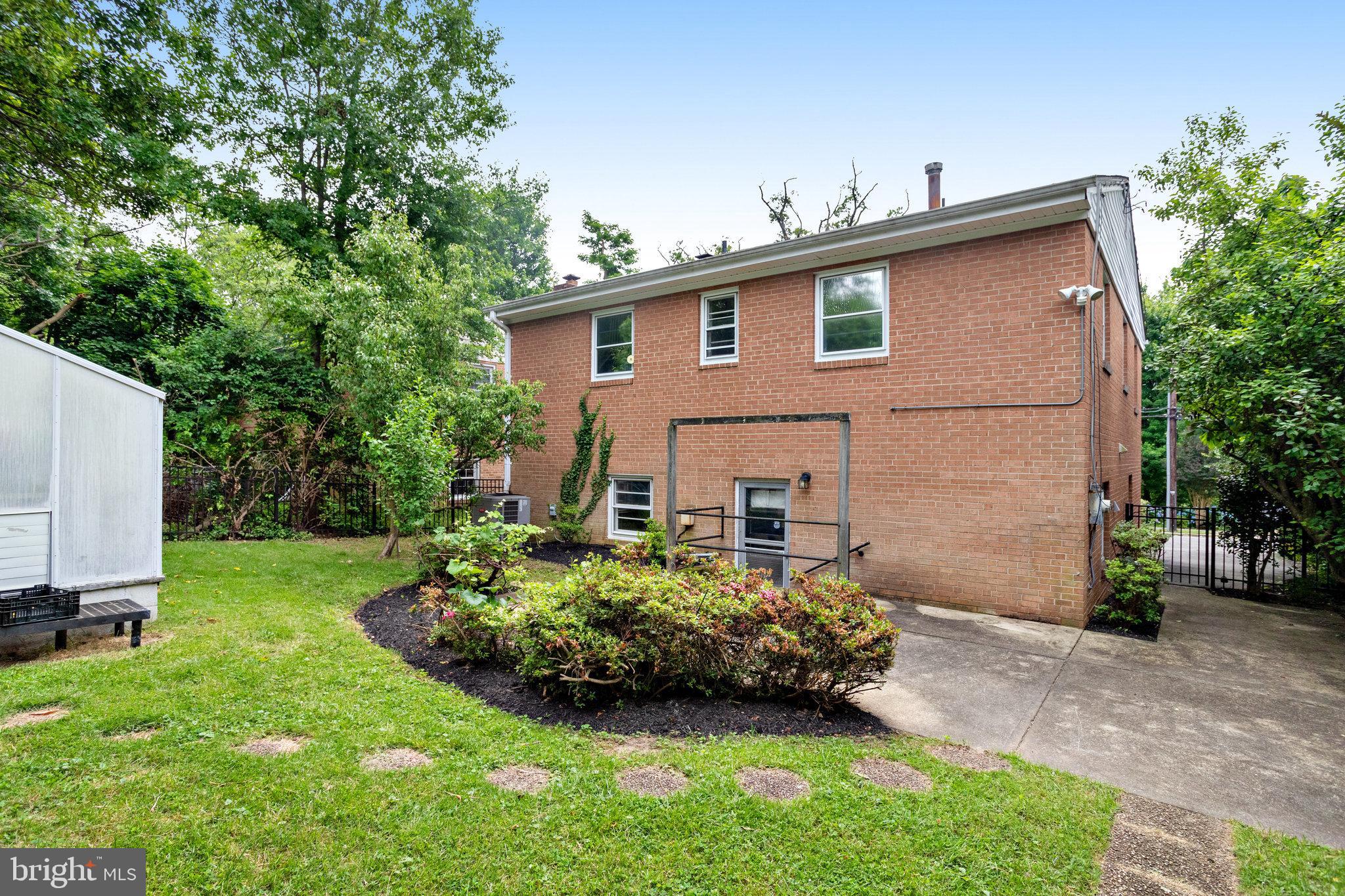 BARCROFT - Residential