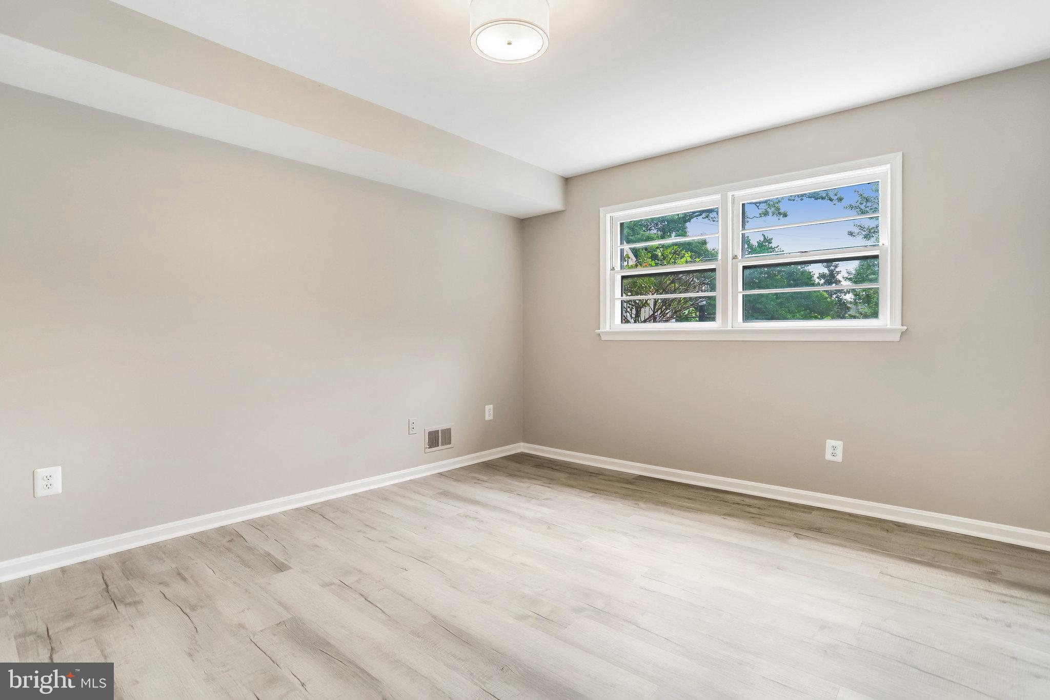 BARCROFT - Residential