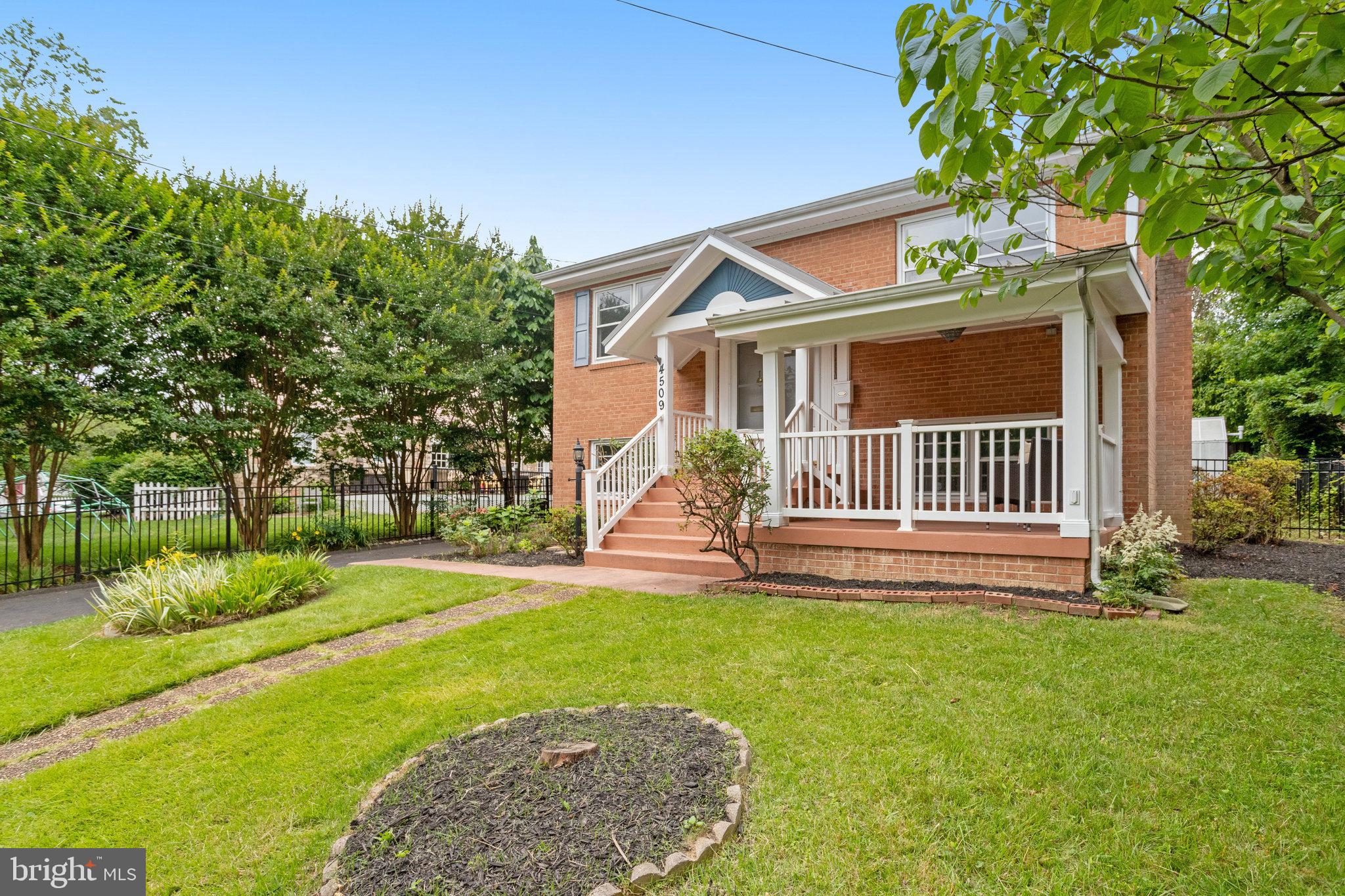 BARCROFT - Residential