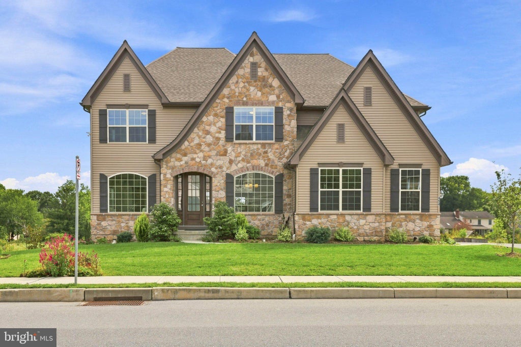 Photo of 454 E Delp Road, LANCASTER, PA 17601 (MLS # PALA2089898)