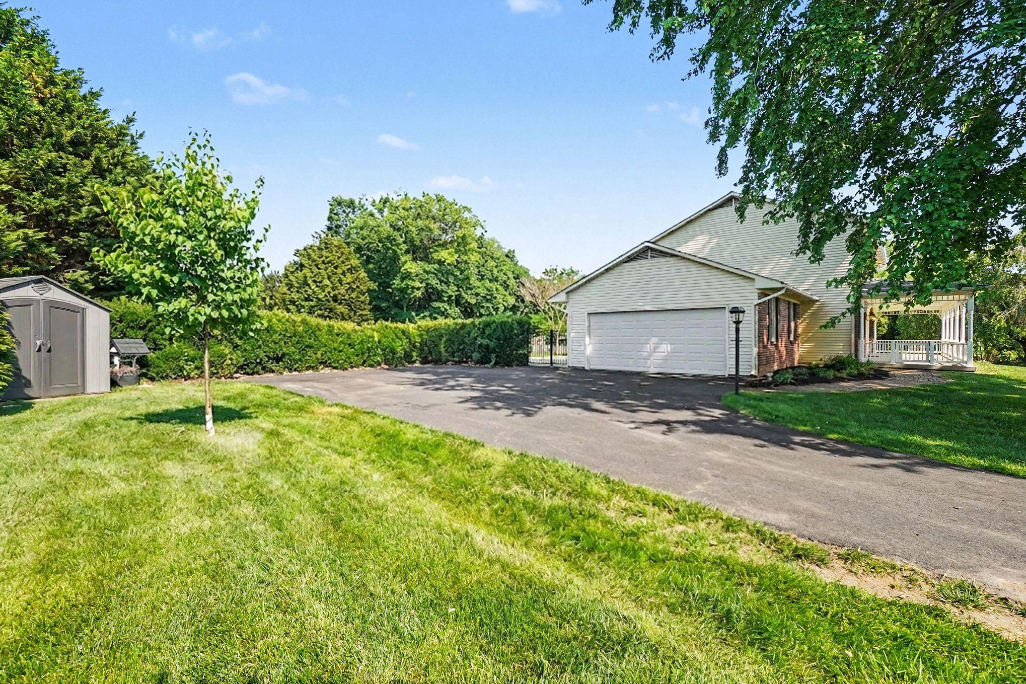 ADVOCATE HILL FARMS - Residential