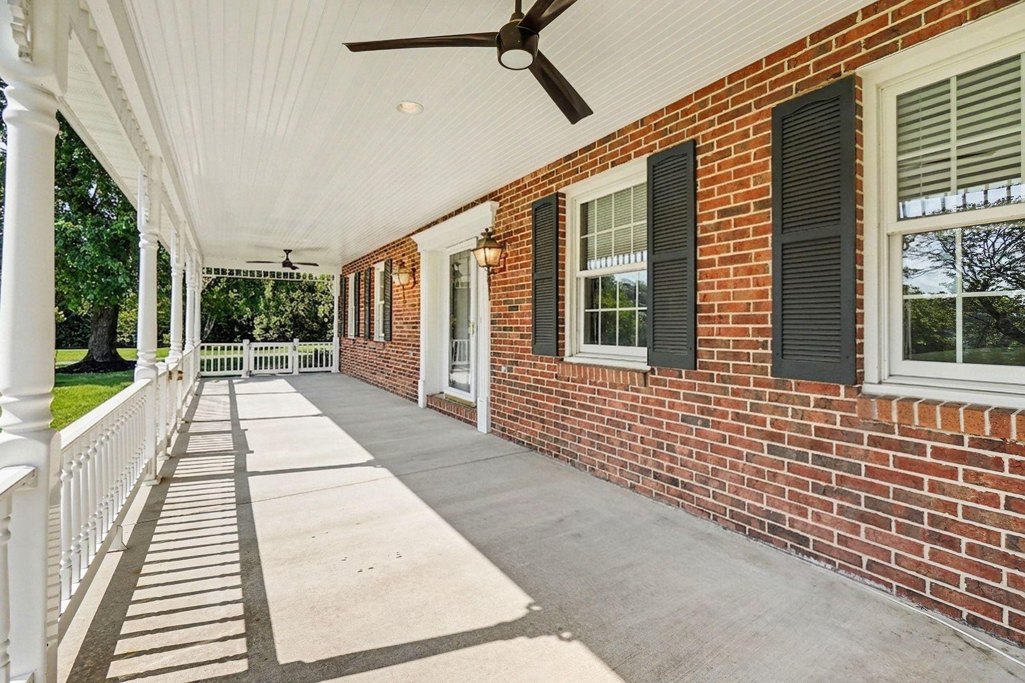 ADVOCATE HILL FARMS - Residential