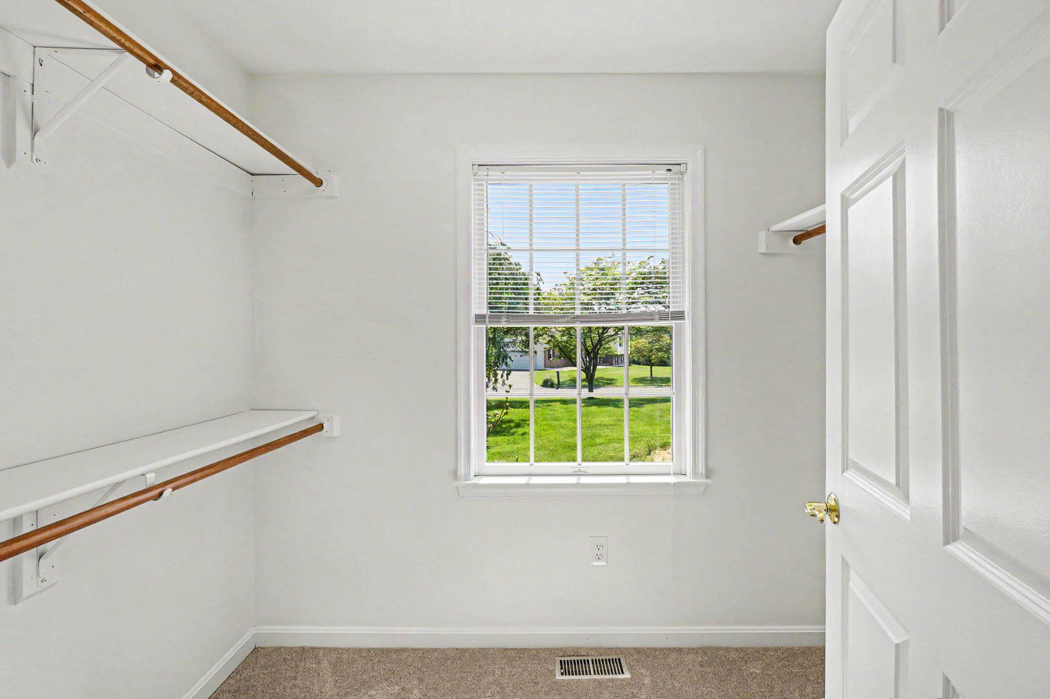 ADVOCATE HILL FARMS - Residential