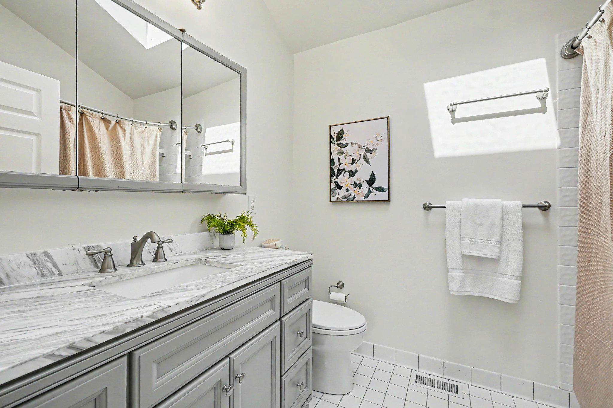 ADVOCATE HILL FARMS - Residential