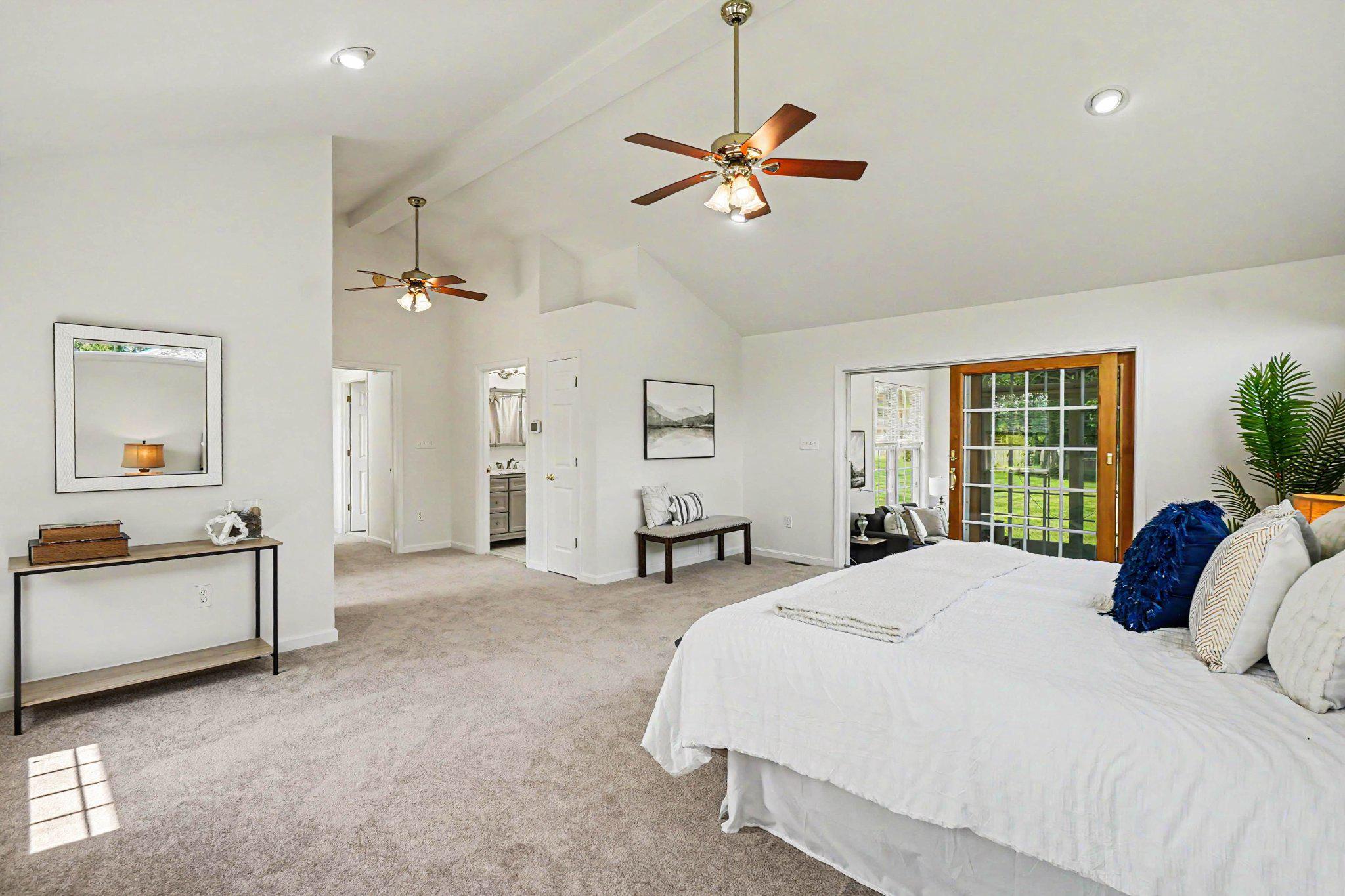 ADVOCATE HILL FARMS - Residential