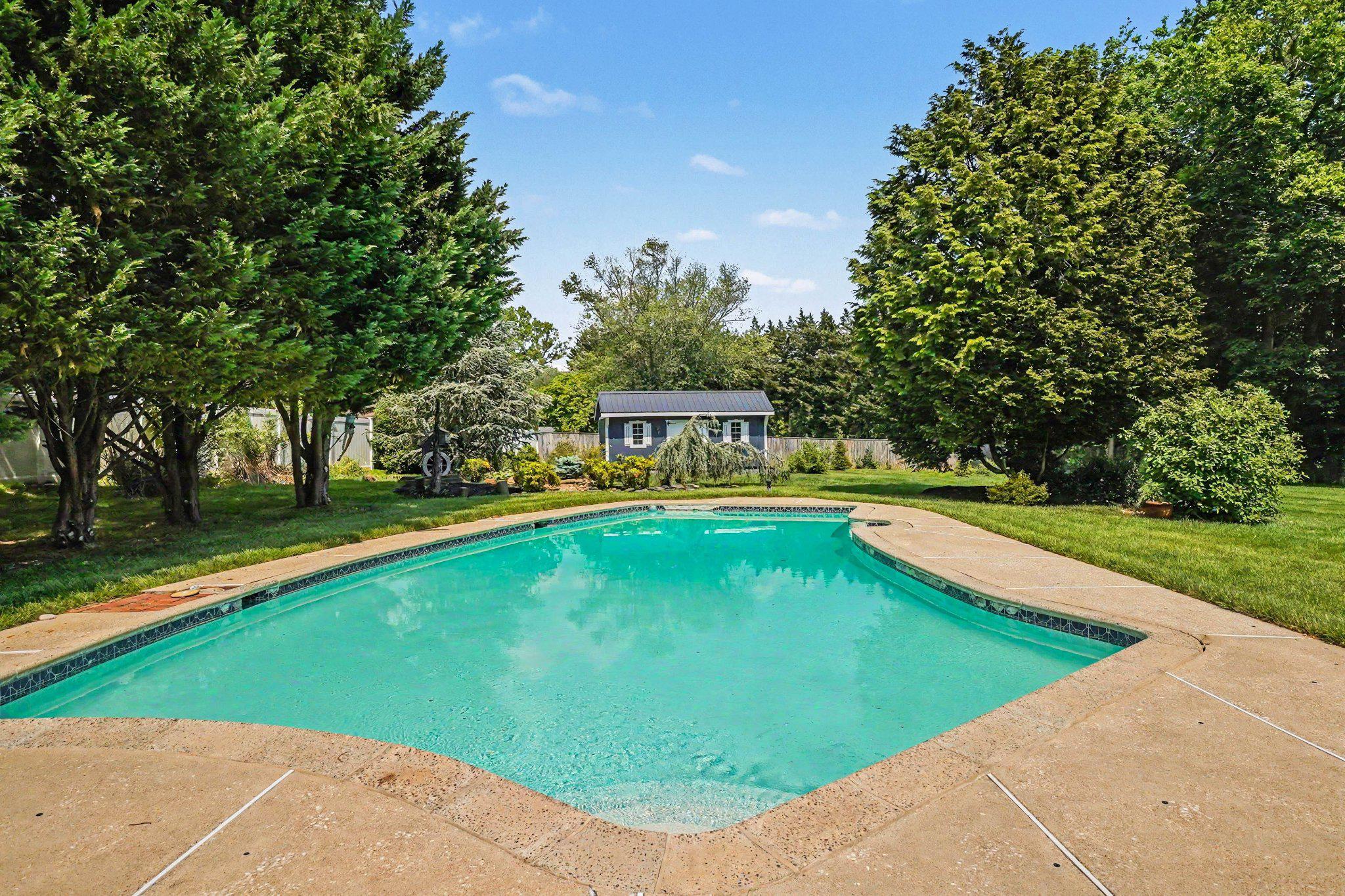 ADVOCATE HILL FARMS - Residential