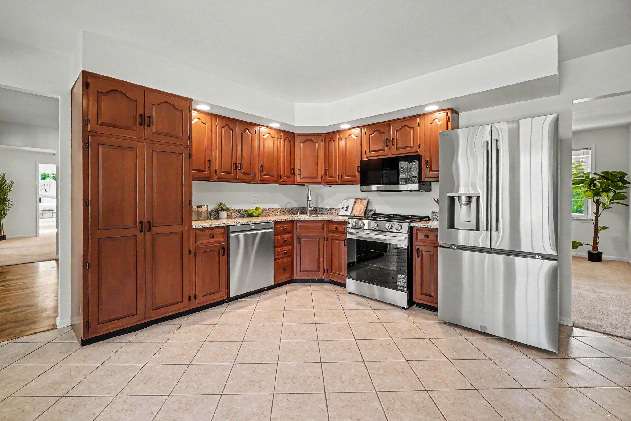 ADVOCATE HILL FARMS - Residential