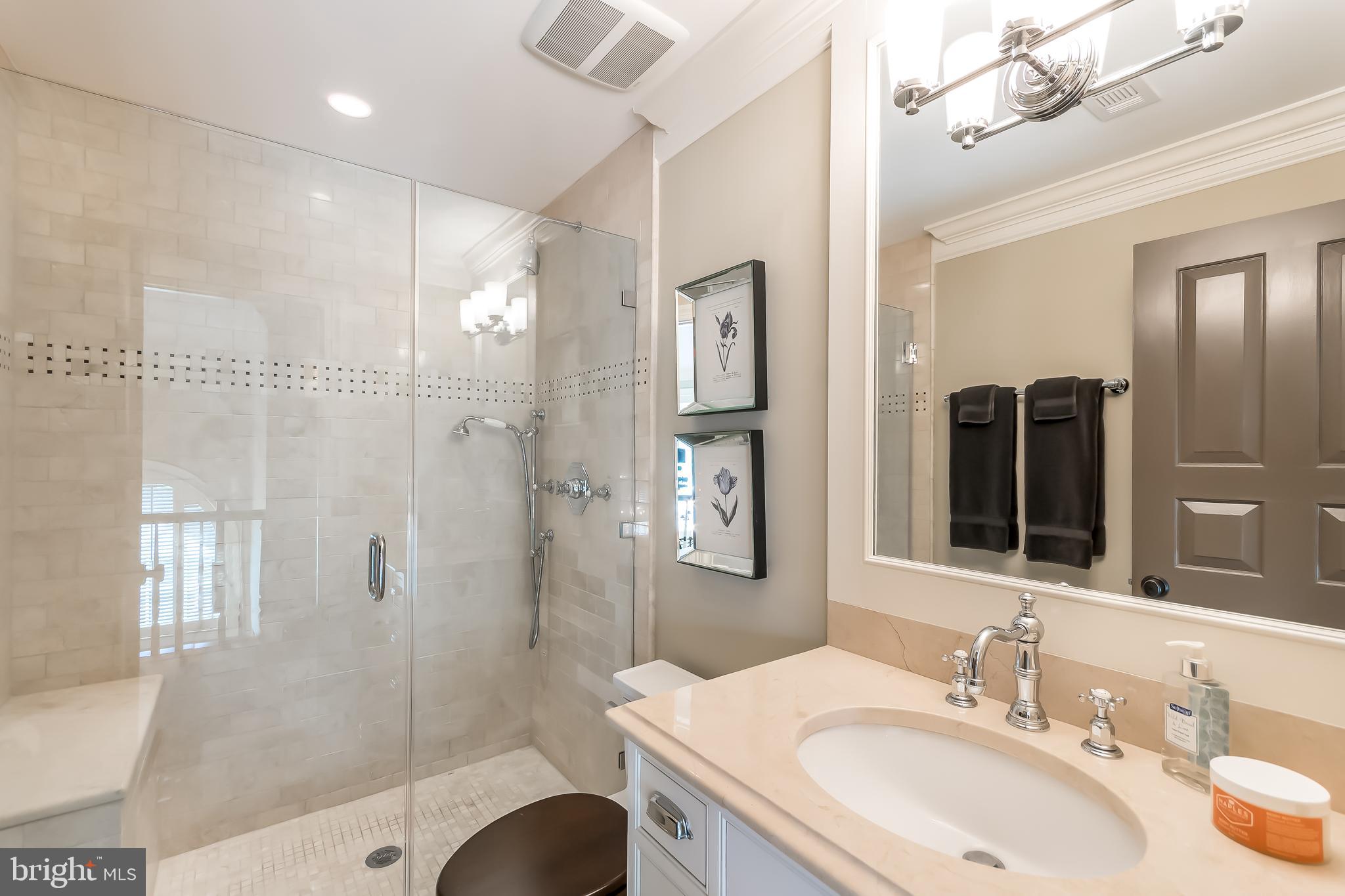 HAMPTONS OF MCLEAN - Residential