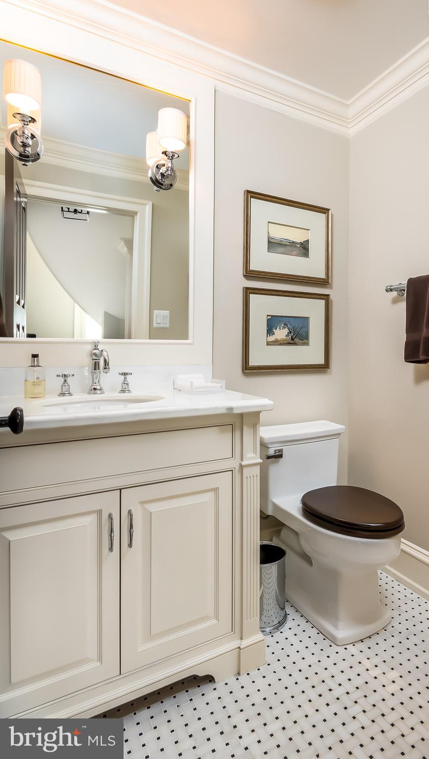 HAMPTONS OF MCLEAN - Residential