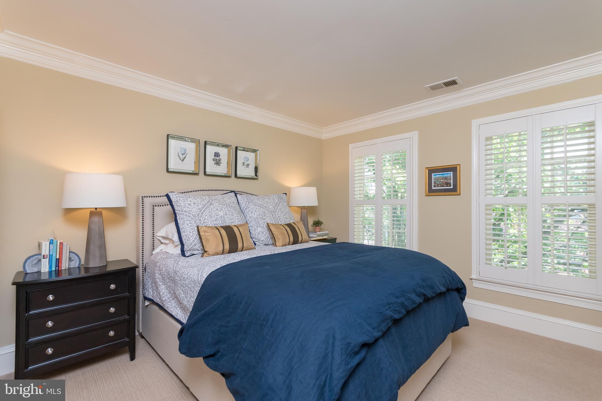 HAMPTONS OF MCLEAN - Residential