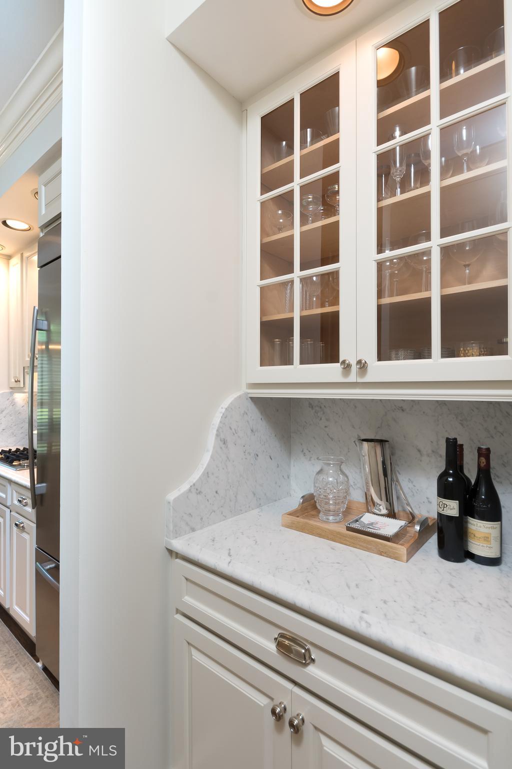 HAMPTONS OF MCLEAN - Residential