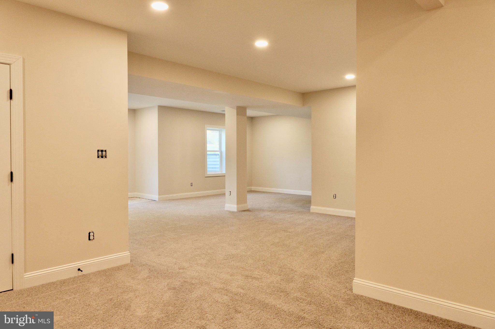 RIVER BEND - Residential