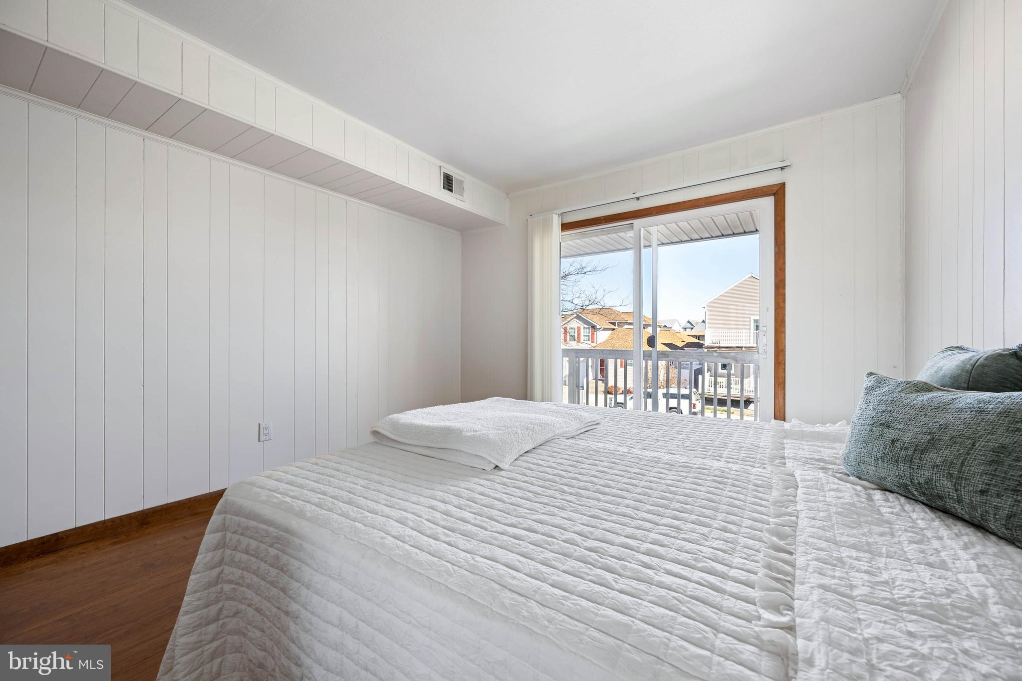 CAINE HARBOR MILE - Residential