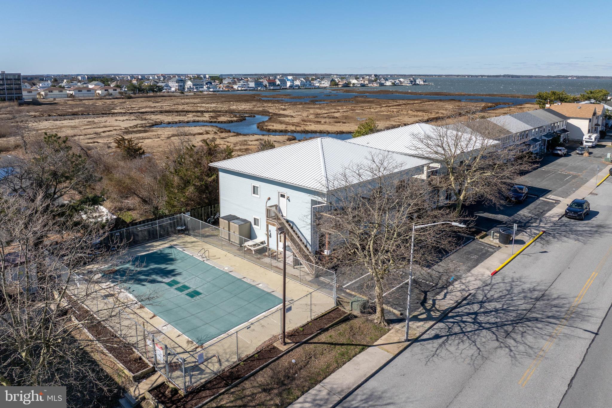 CAINE HARBOR MILE - Residential