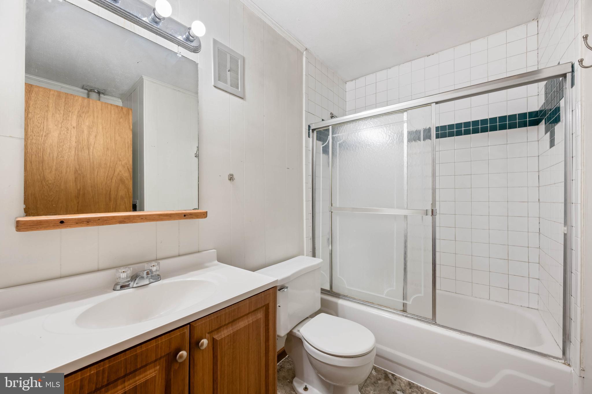 CAINE HARBOR MILE - Residential