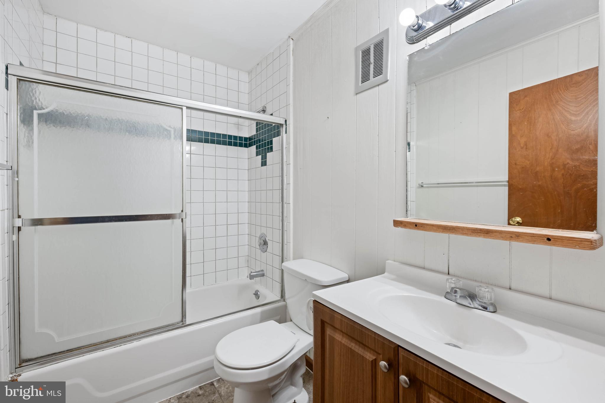 CAINE HARBOR MILE - Residential