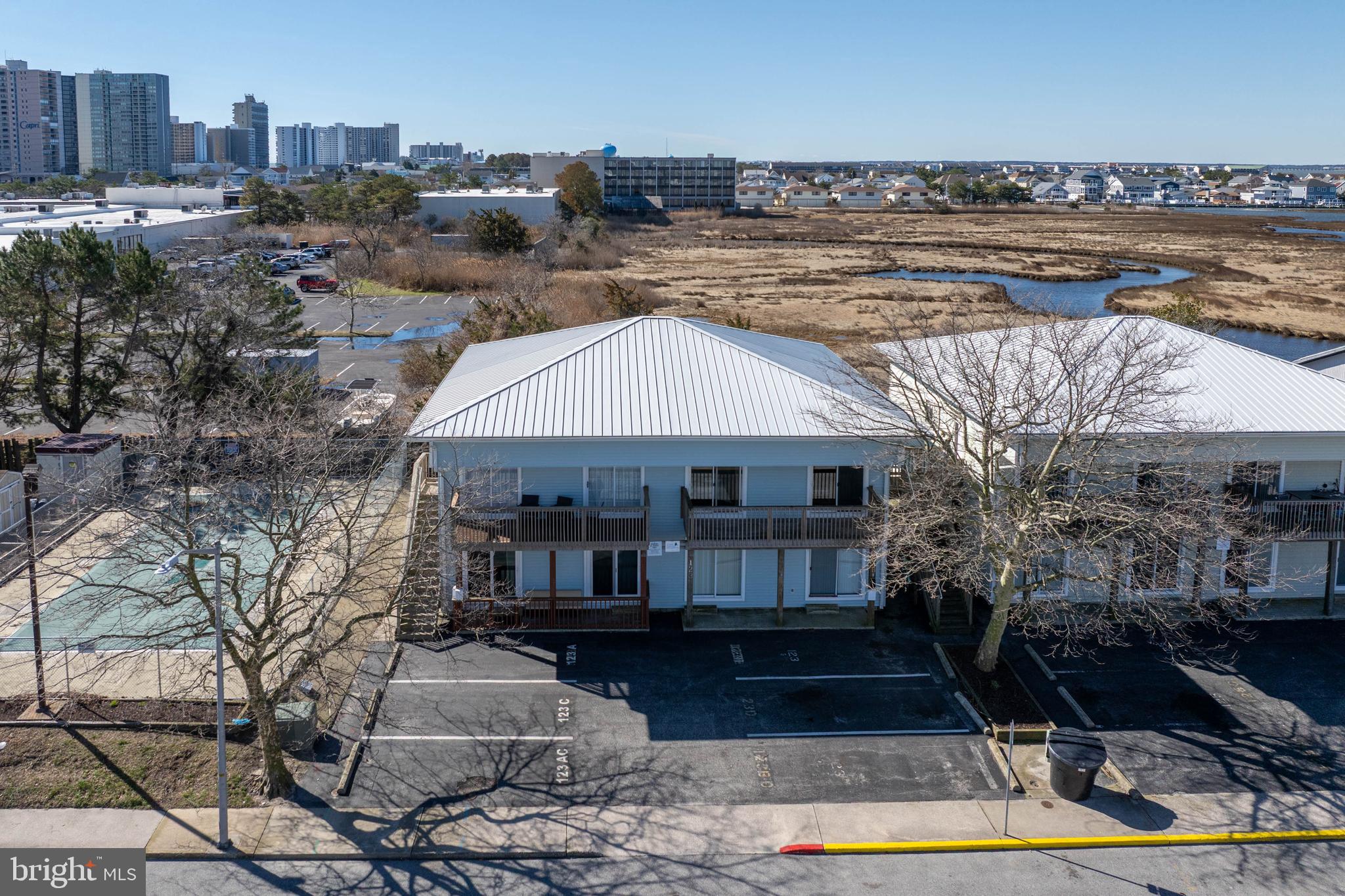 CAINE HARBOR MILE - Residential