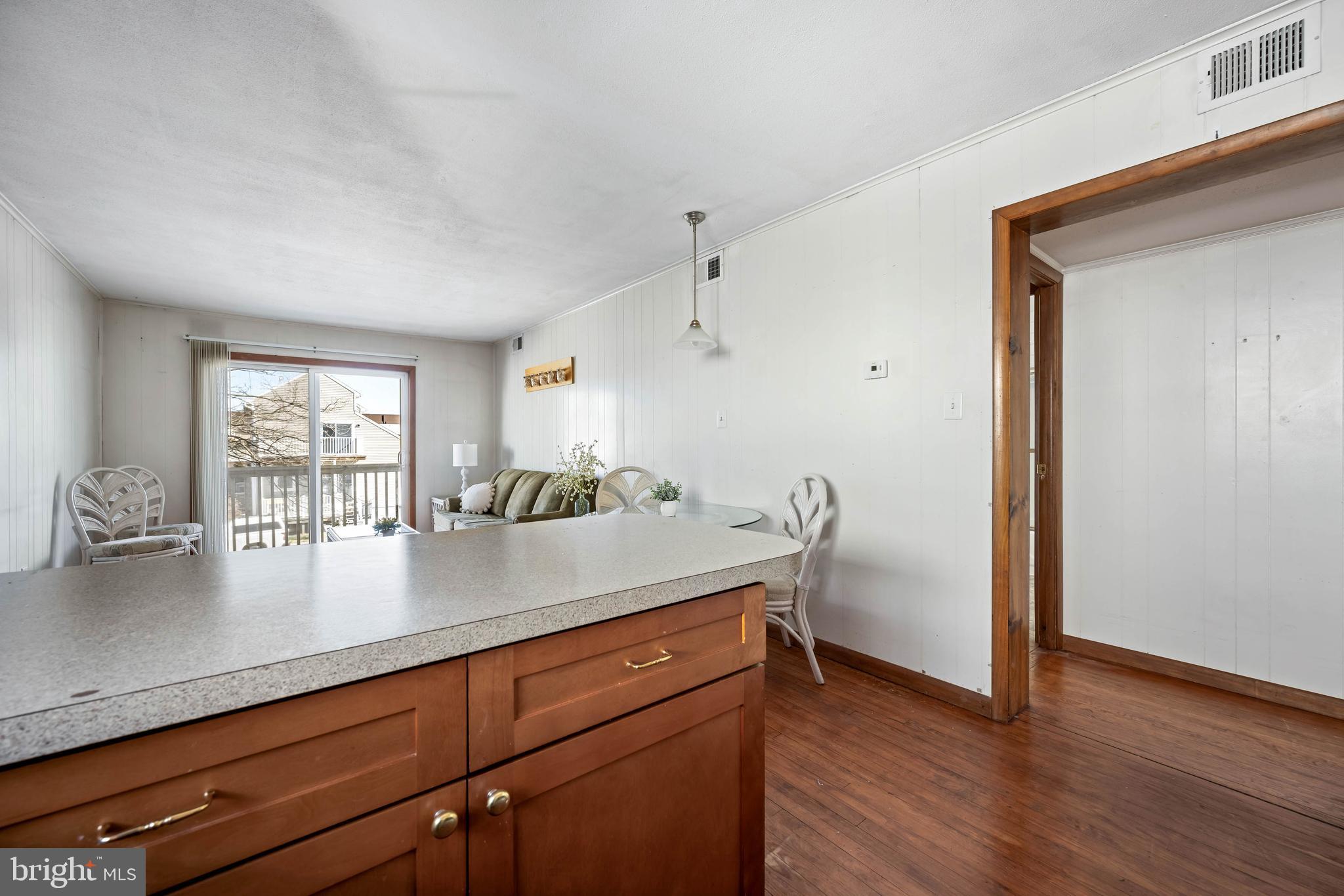 123 JAMESTOWN ROAD D