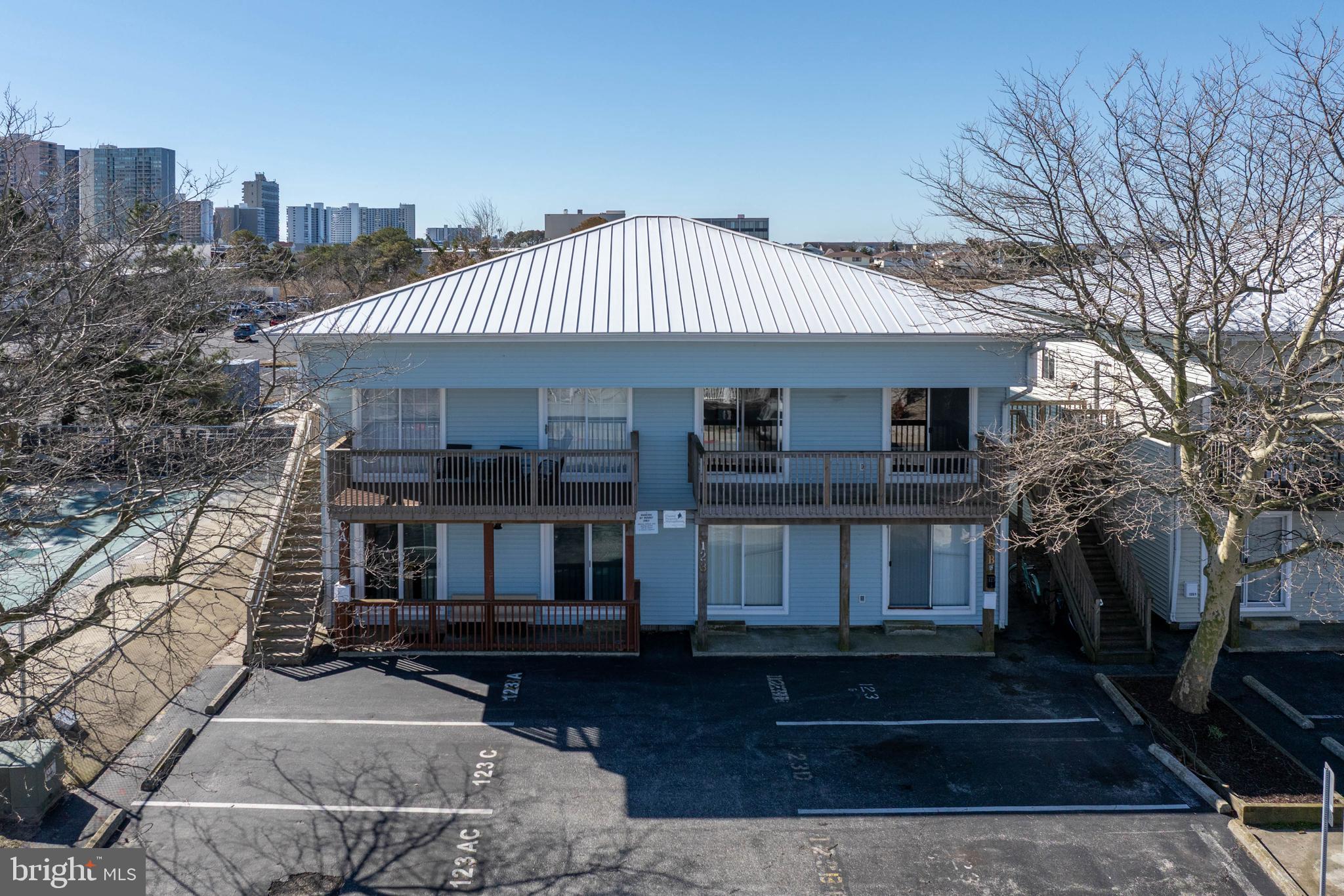 CAINE HARBOR MILE - Residential