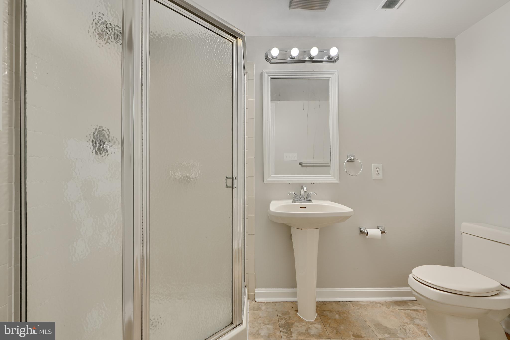 MAJORS CHOICE - Residential Lease