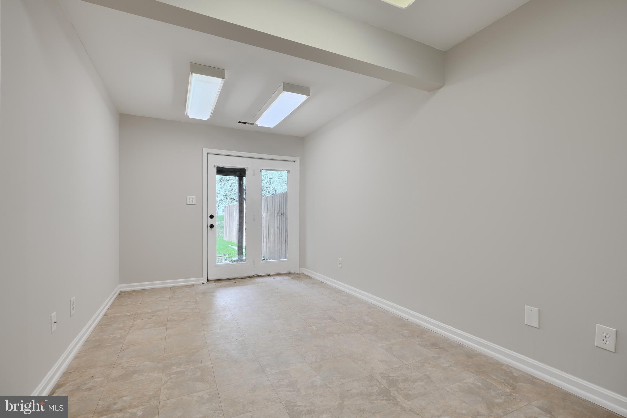 MAJORS CHOICE - Residential Lease