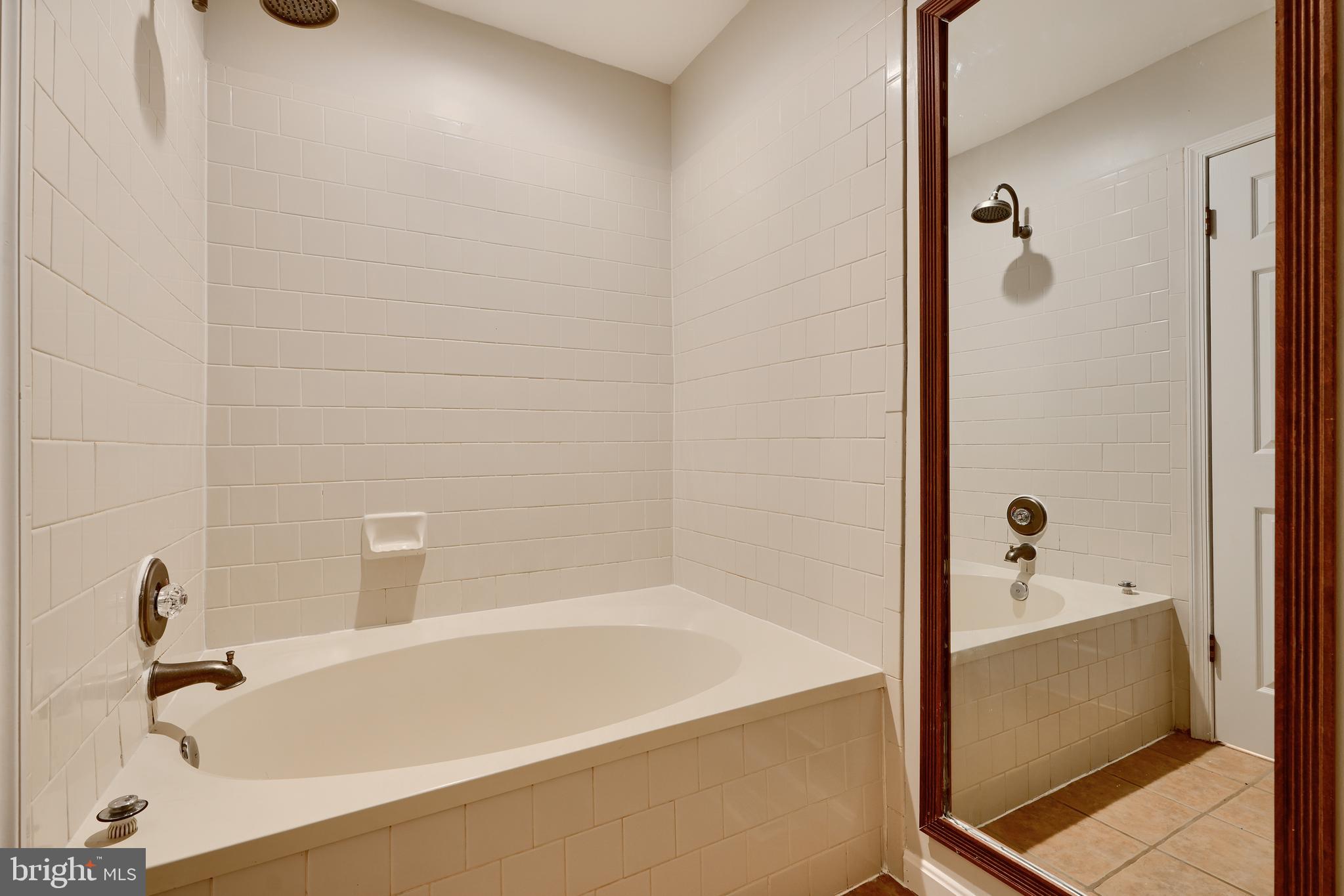 MAJORS CHOICE - Residential Lease