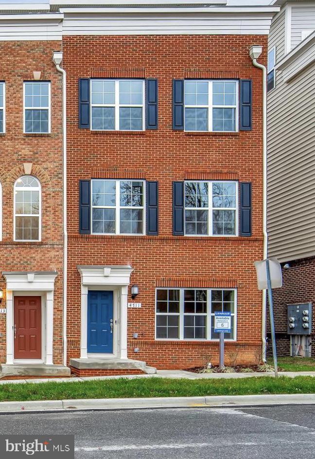 COLLEGE PARK - Residential Lease