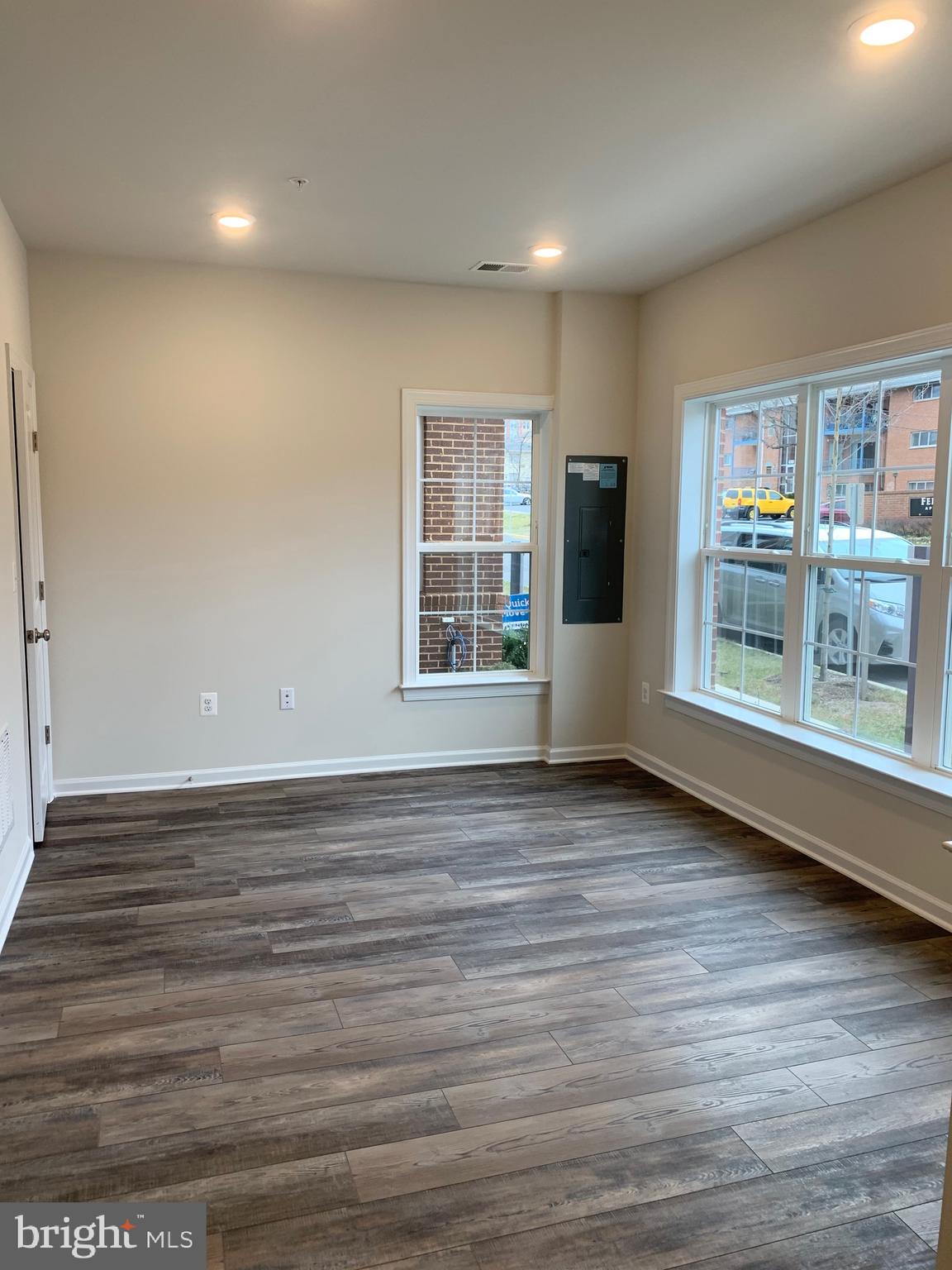 COLLEGE PARK - Residential Lease