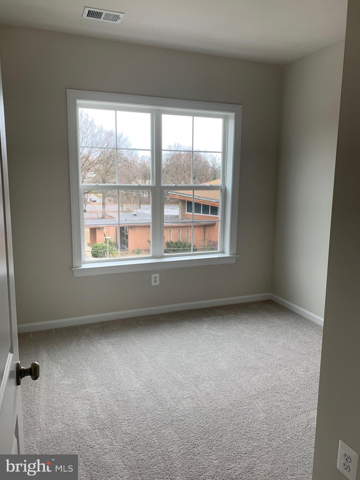 COLLEGE PARK - Residential Lease