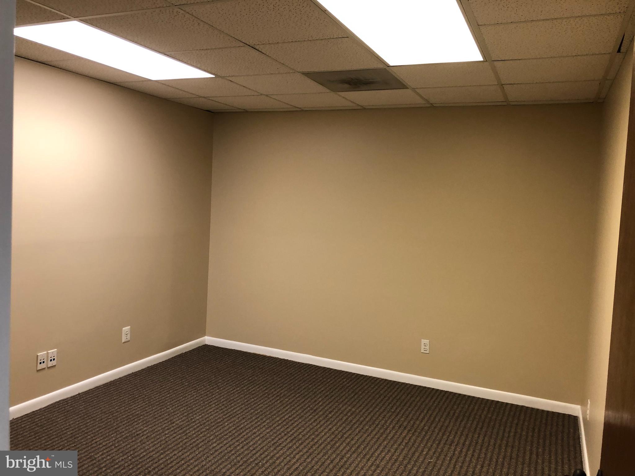 FAIRFAX TOWNE OFFICE PARK - Commercial Lease