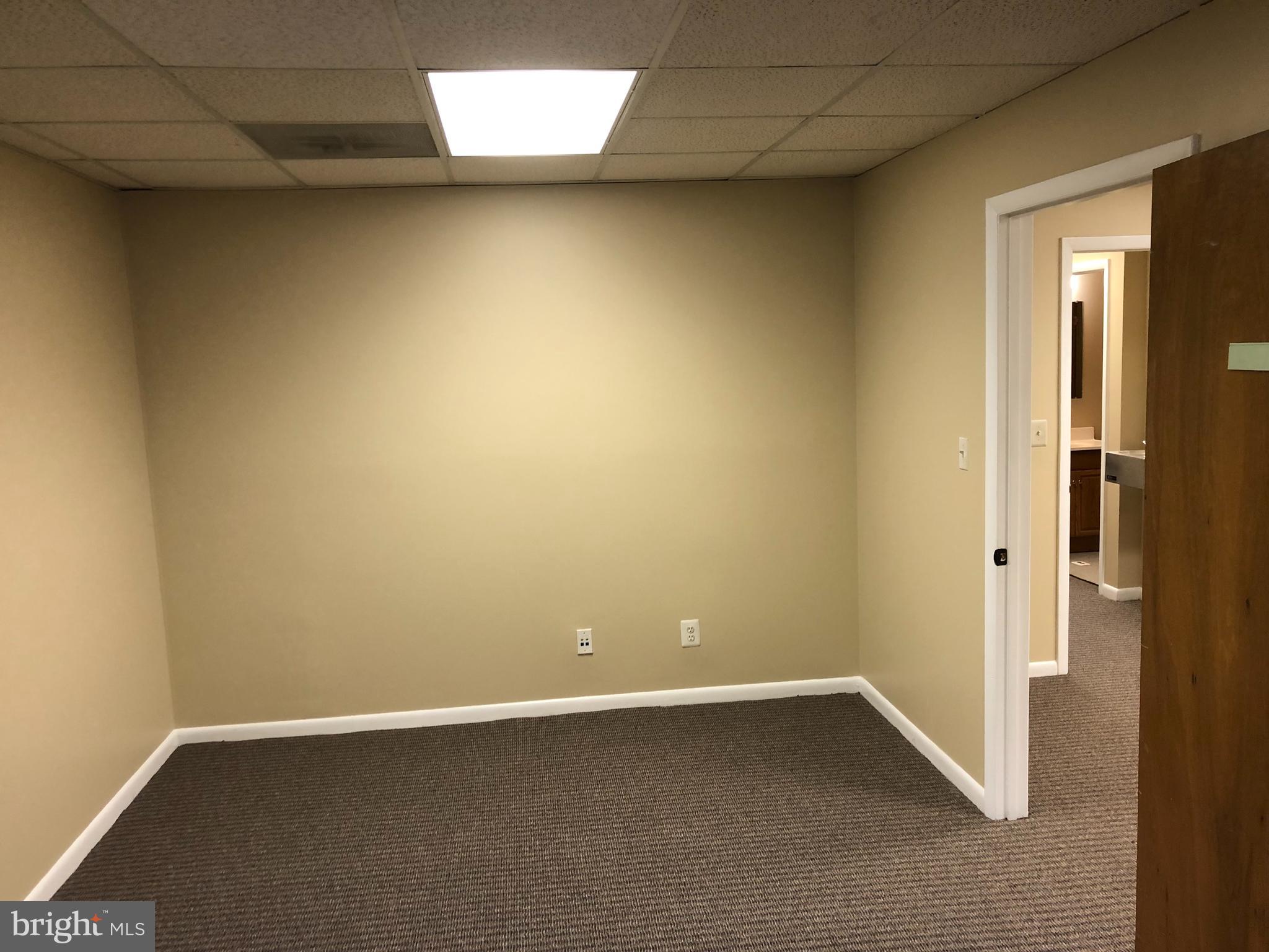 FAIRFAX TOWNE OFFICE PARK - Commercial Lease